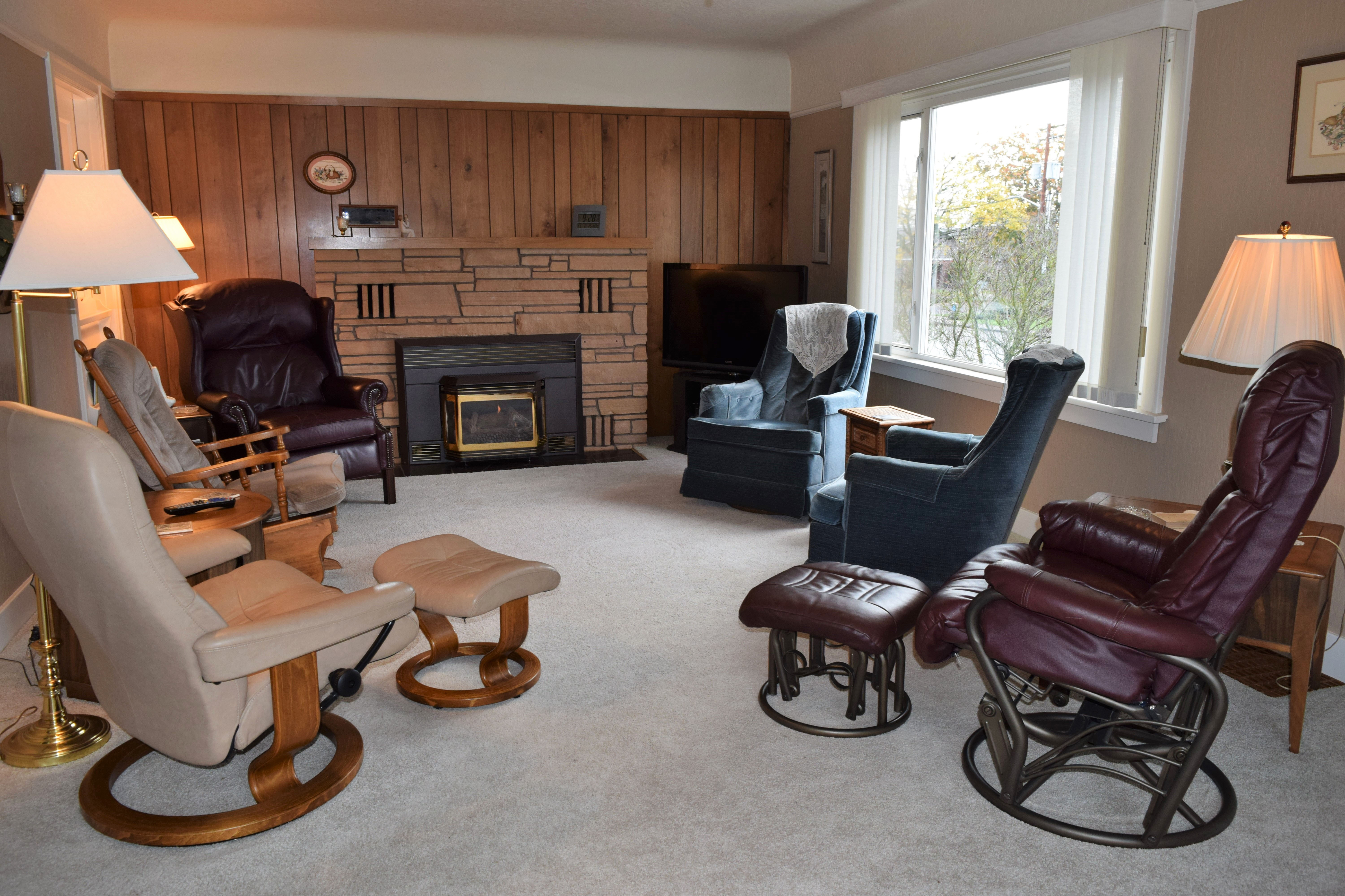 Property Photo: Living room 1310 E St WA 98264
