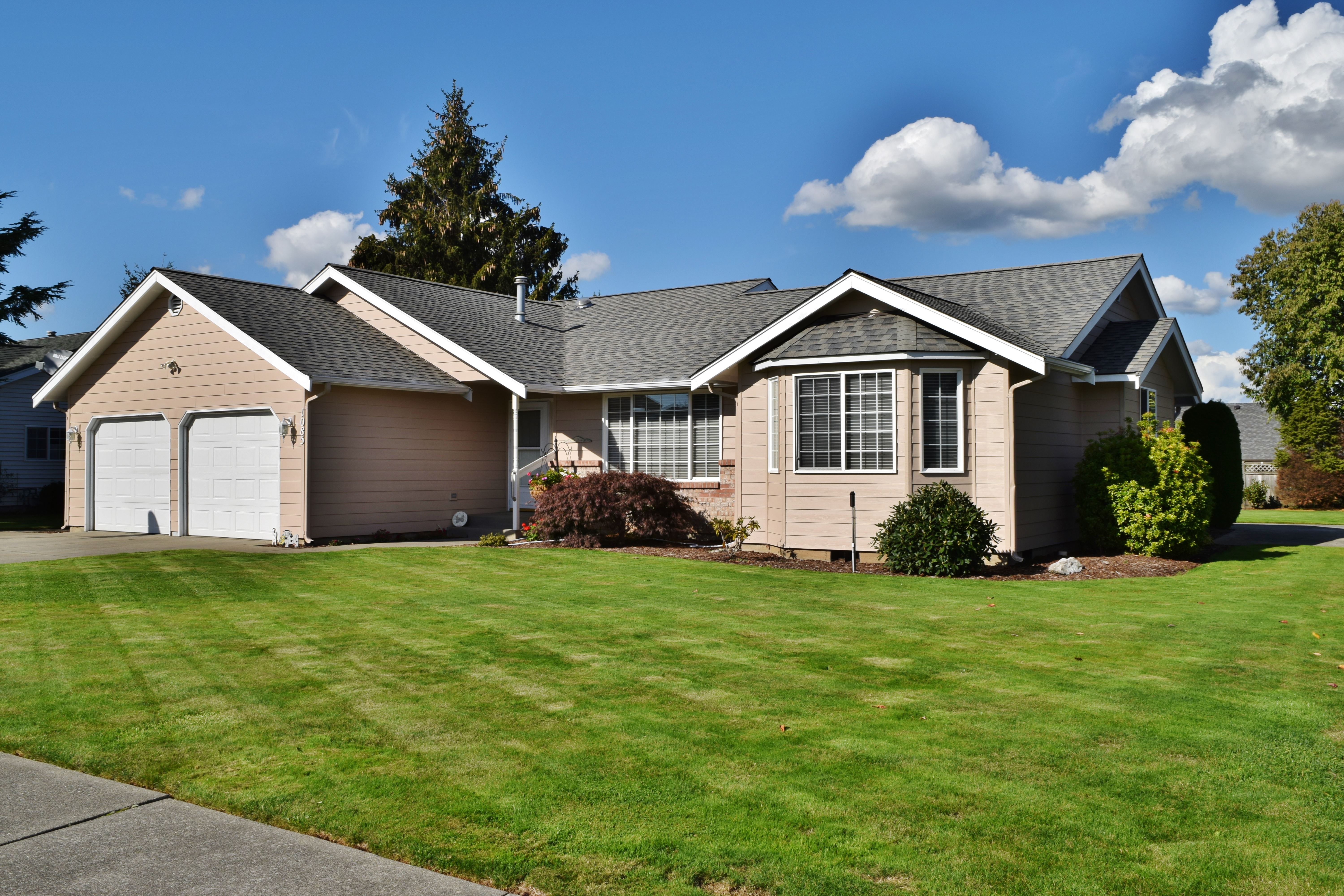 Property Photo: 1085 Ridgeway Dr WA 98264