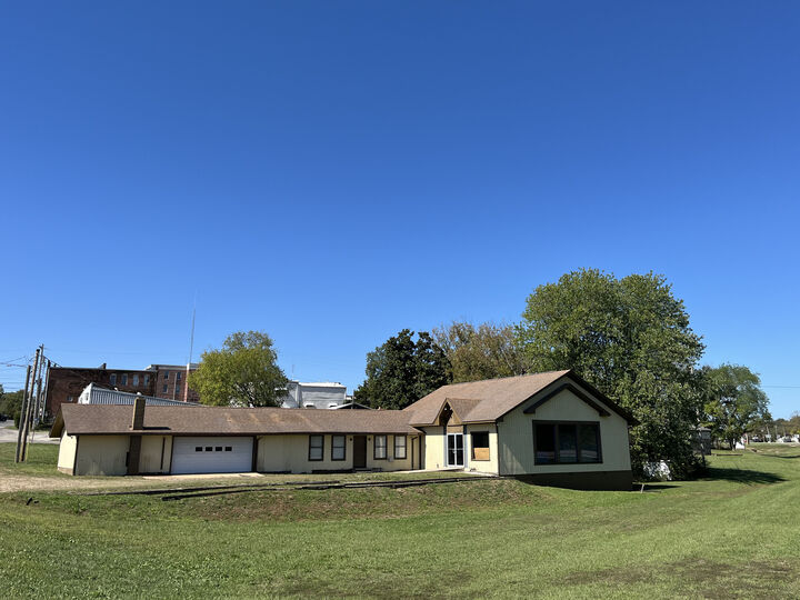 Property Photo:  105 Couch Street  MO 65606 