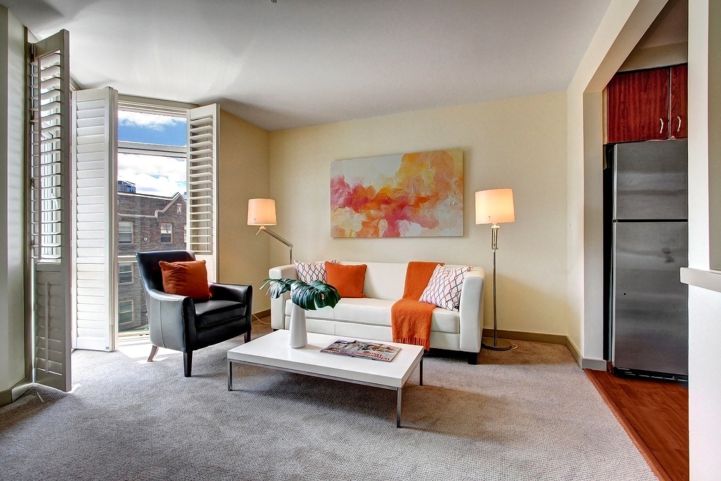 Property Photo: Living room 103 Bellevue Ave E 307  WA 98102 