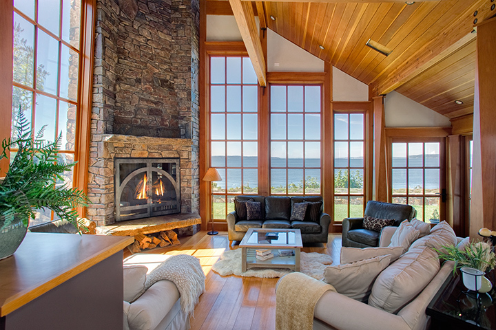 Property Photo: Dramatic great room w/soaring ceilings 9710 Lindsay Place  WA 98020 