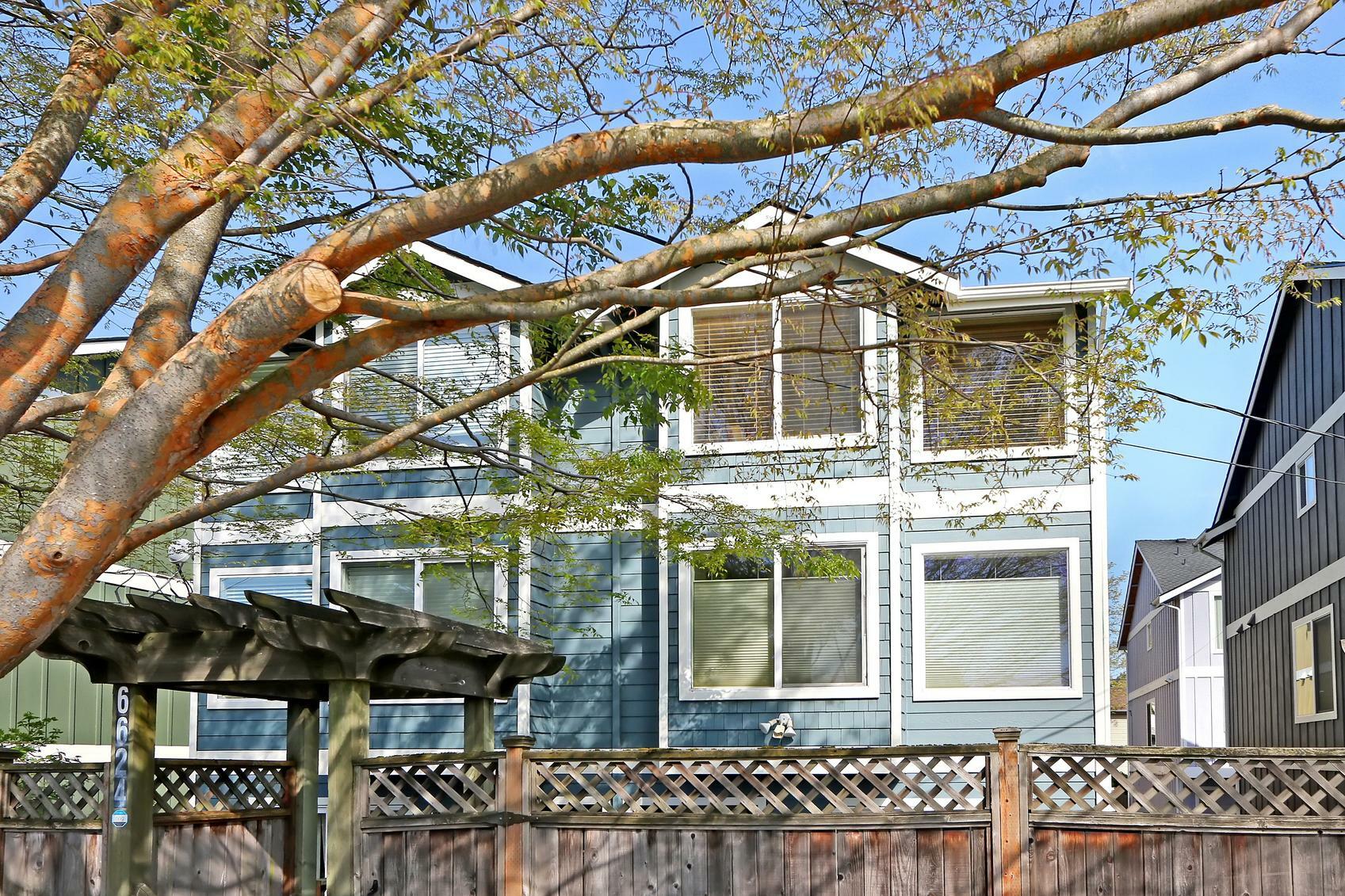 Property Photo:  	6624 B Corson Ave S 6624 B Corson Avenue S  WA 98108 