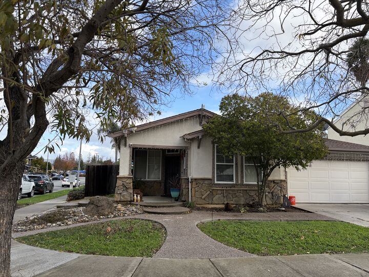 Property Photo:  9190 Avezan Way  CA 95020 