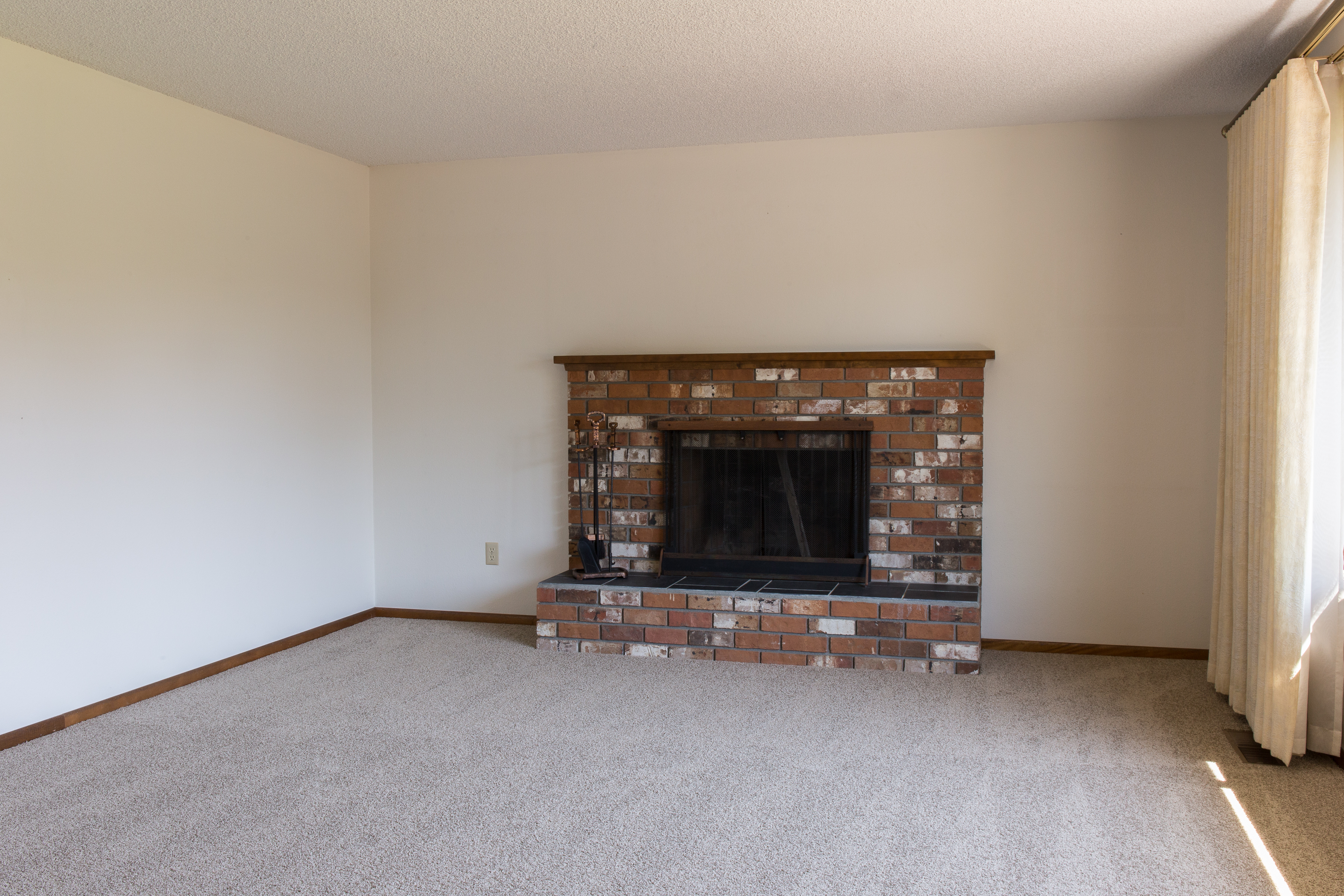Property Photo: Interior 1001 Garden Dr WA 98264