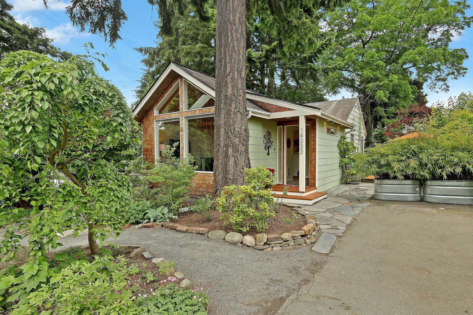 Property Photo: 14333 Dayton Ave N  14333 Dayton Ave N  WA 98133 