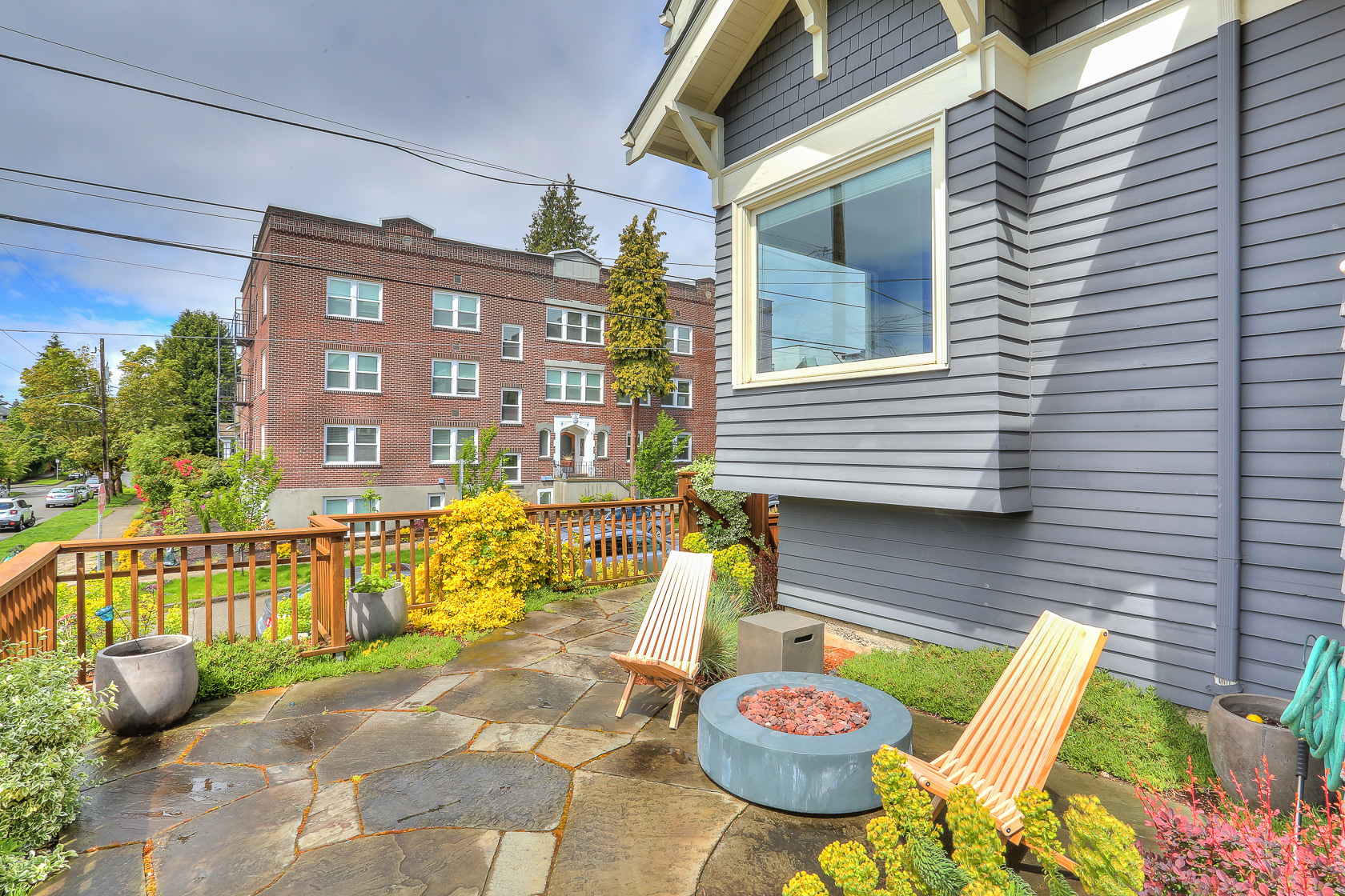 Property Photo: Front 2302 N 44th St  WA 98103 